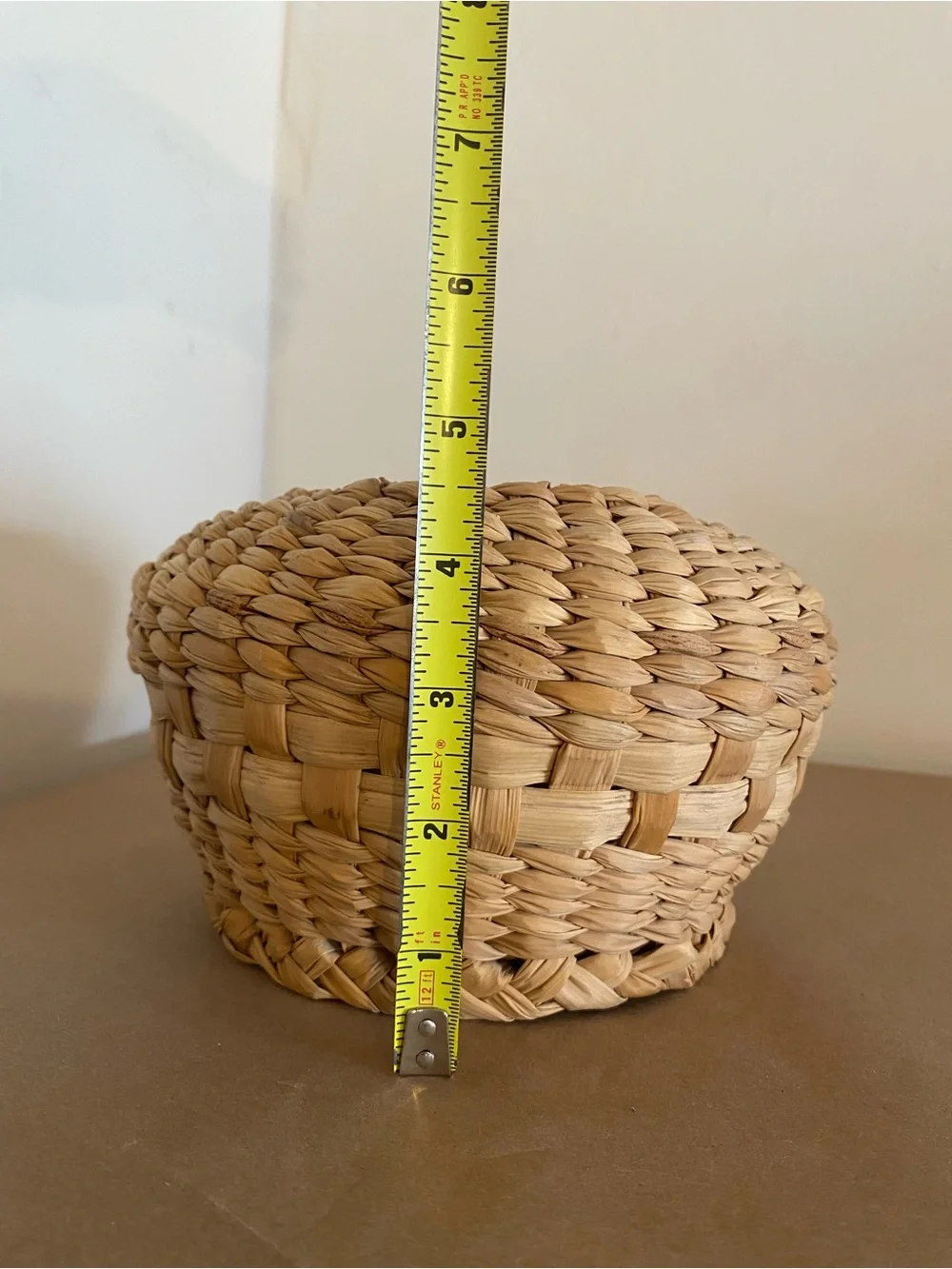 Woven Natural Seagrass wicker Storage Basket Natural, Vase shape bulbous , tan